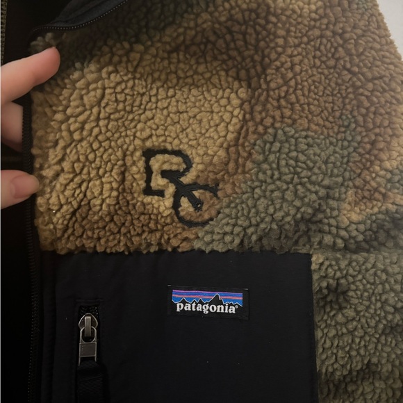 Patagonia Camo Fleece Jacket - Picture 3 of 7